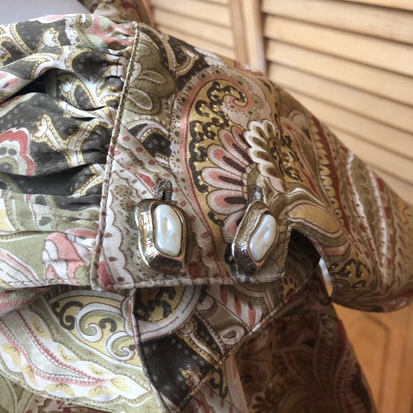 Wonderful Boho Chic Style Blouse. Amazing details on the sleeves at the wrists - Picture 5 of 5